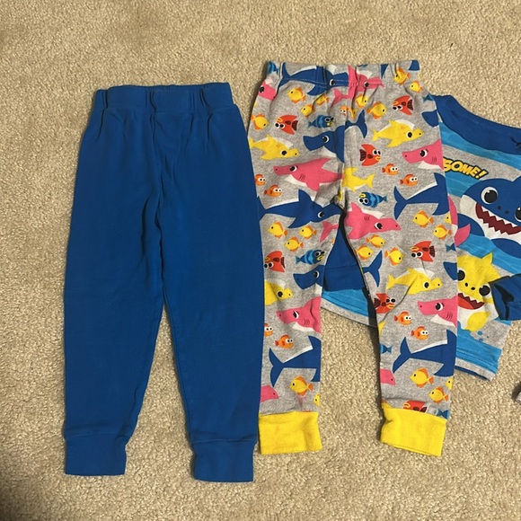 Boys Nickelodeon pinkfong baby shark pajama sets size 3T - Picture 6 of 8